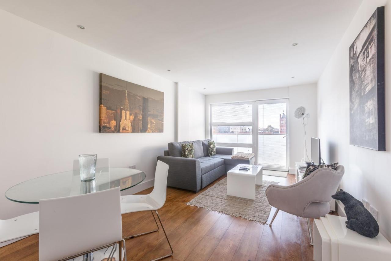 Luxury 2-Bed Flat Parking And Close To The Tube London Kültér fotó