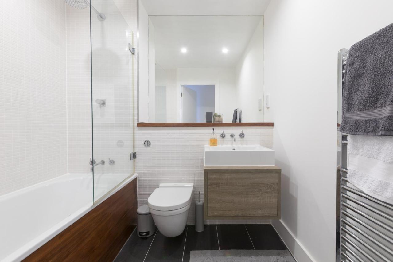 Luxury 2-Bed Flat Parking And Close To The Tube London Kültér fotó