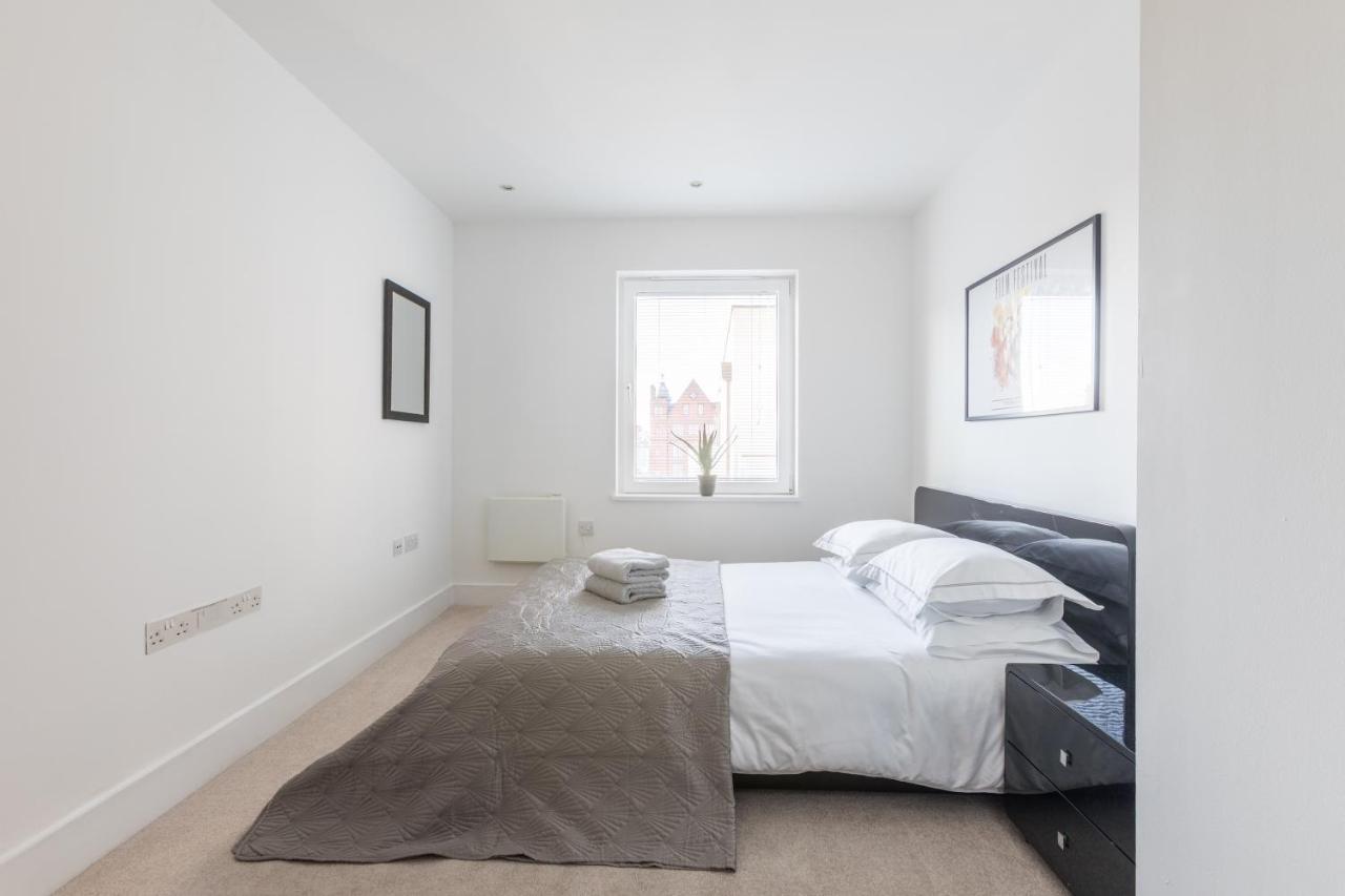 Luxury 2-Bed Flat Parking And Close To The Tube London Kültér fotó