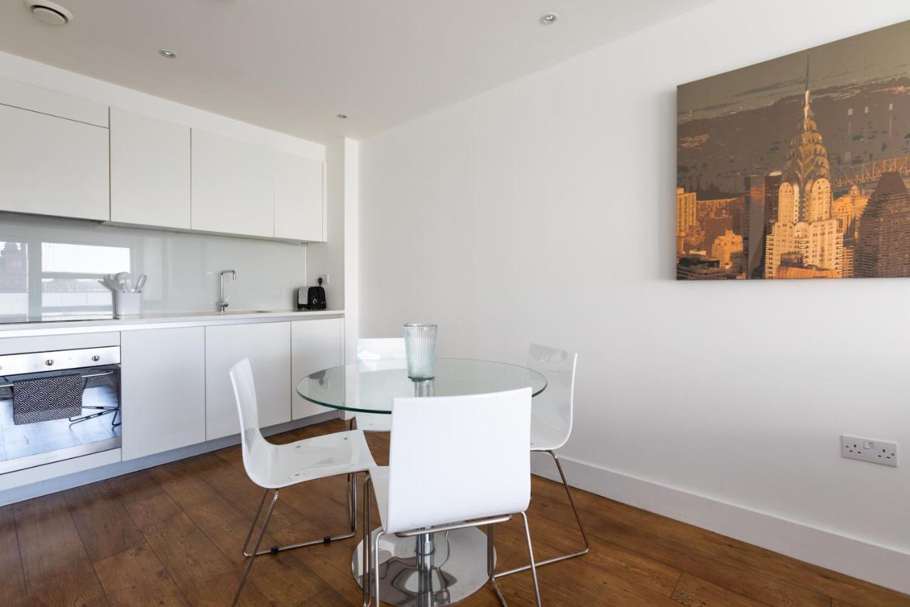 Luxury 2-Bed Flat Parking And Close To The Tube London Kültér fotó