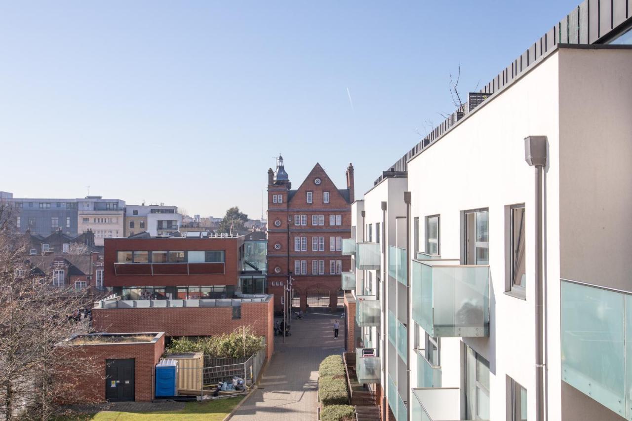 Luxury 2-Bed Flat Parking And Close To The Tube London Kültér fotó