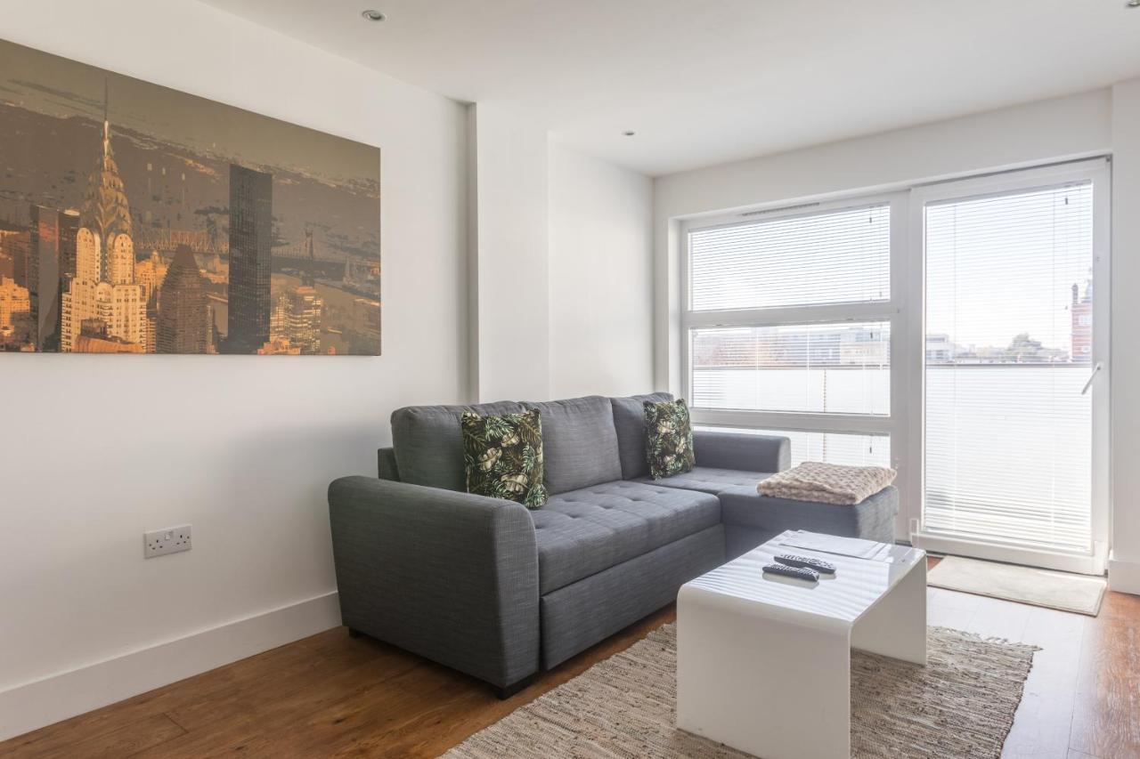 Luxury 2-Bed Flat Parking And Close To The Tube London Kültér fotó