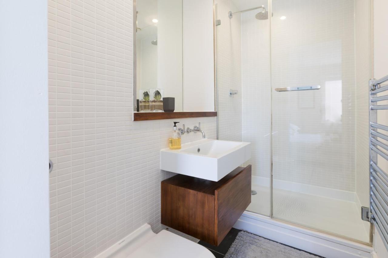 Luxury 2-Bed Flat Parking And Close To The Tube London Kültér fotó